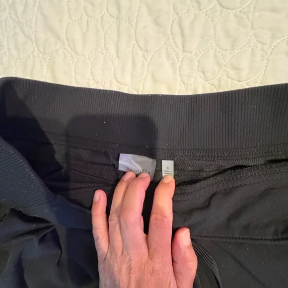 Athleta bundle size women's medium. 2 tights. 1 Drawstring pant. 2 tanks 2 tee - Picture 6 of 7